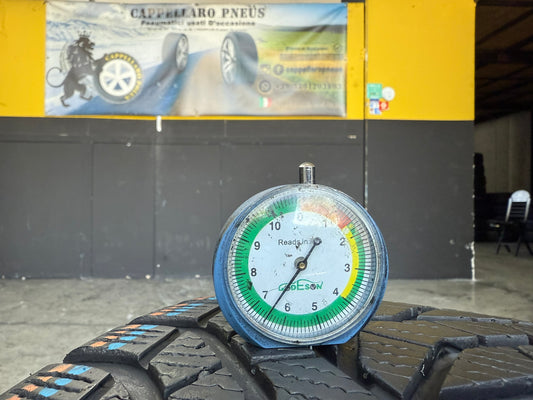 Usato: 1 Gomma 225/40R19 93W XL Yokohama Invernale 90% residui