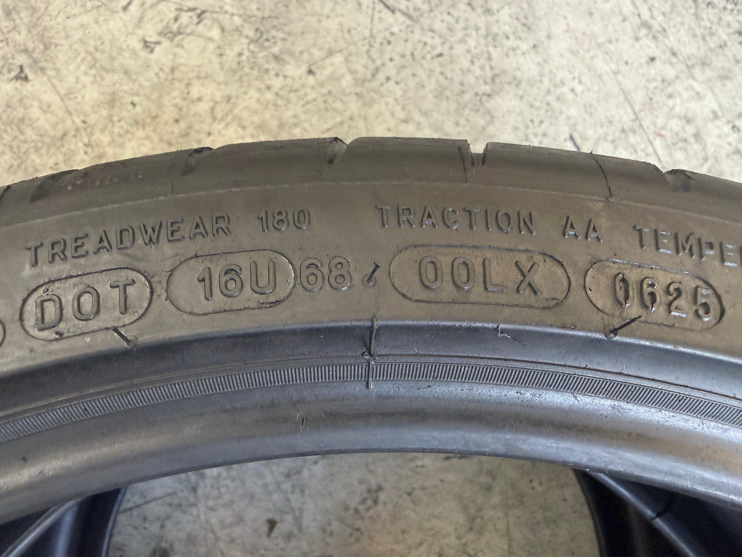Usato: 2 Pneumatici Michelin Pilot Sport Cup 2 245/35R20 95Y XL FSL N1 Semi-Slick Estivi 90% Residui