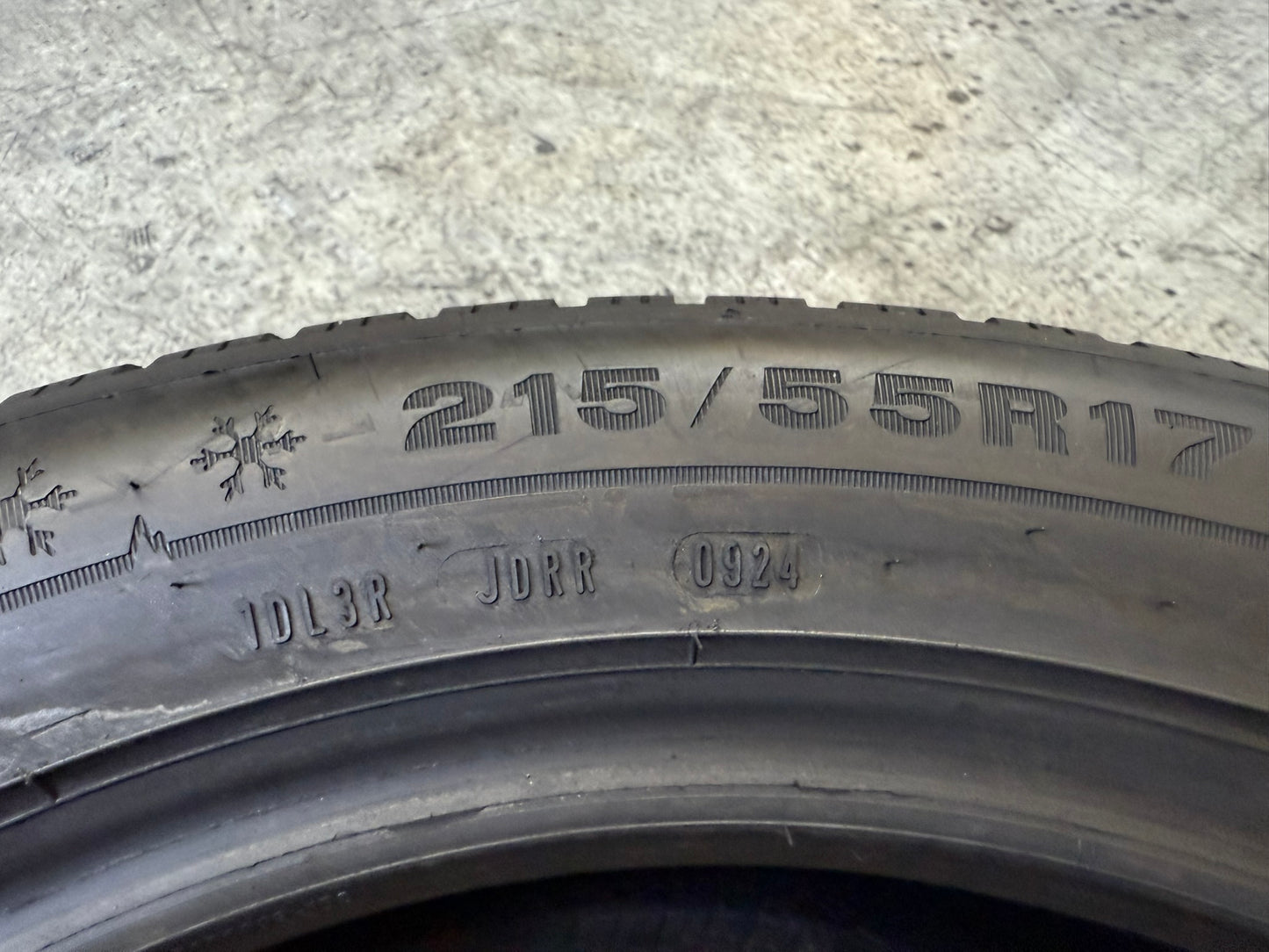 Usato: 1 Gomma 215/55R17 98V XL Dunlop Invernale 99% residui