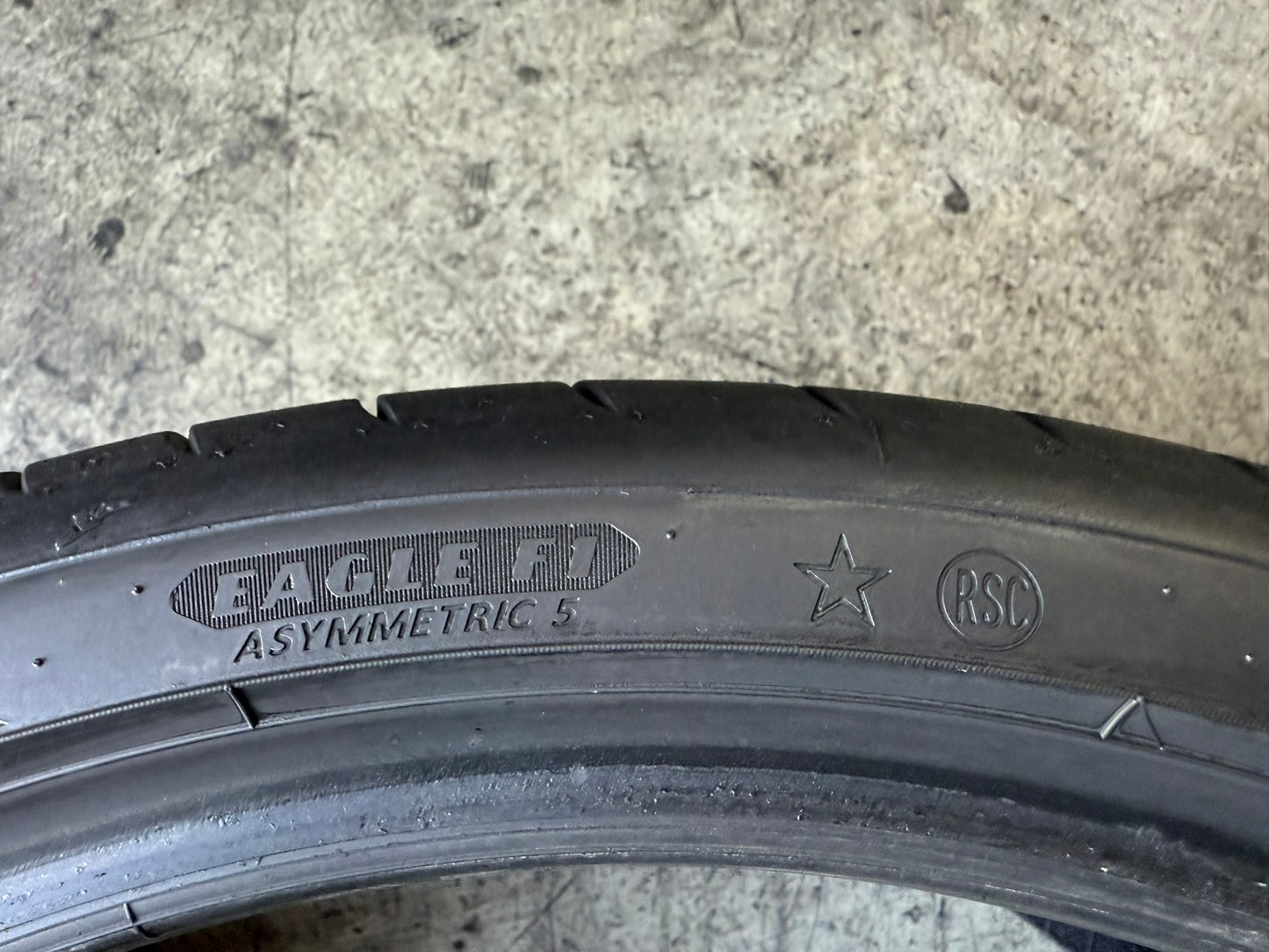 Usato: 1 Gomma 275/30R20 97Y XL Goodyear Estiva 85% residui