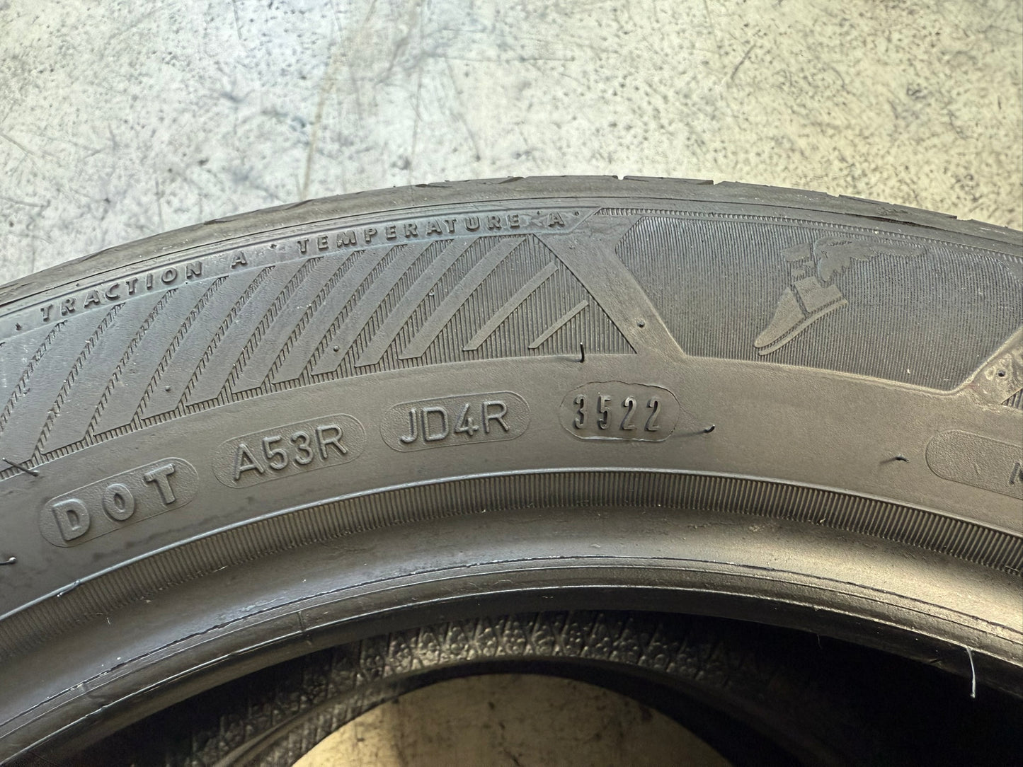 Usato: 2 Gomme 215/55R17 98W XL Goodyear Estive 80% residuo