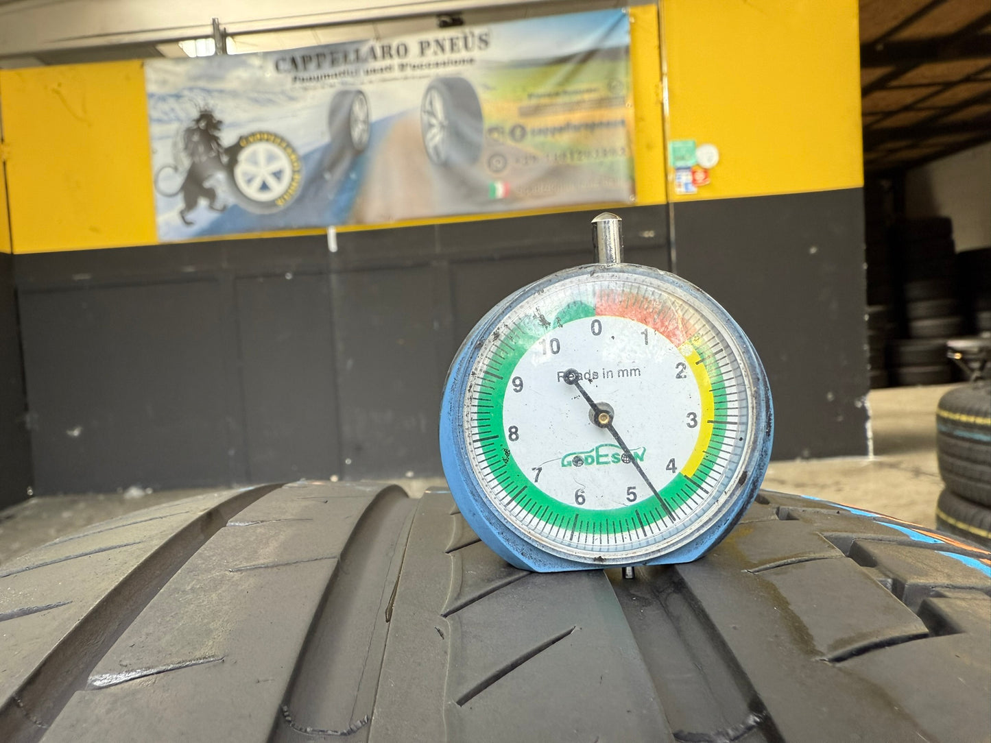 Usato: 2 Gomme 235/55R17 103W XL Continental Estive 55% residui