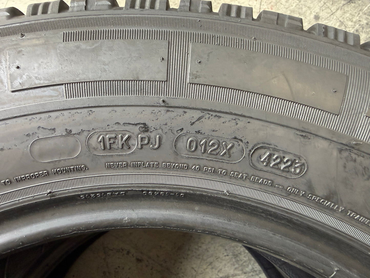 Usato: 2 Pneumatici Michelin Agilis Alpin 225/65R16C 112/110R 8PR Invernali 70% Residui