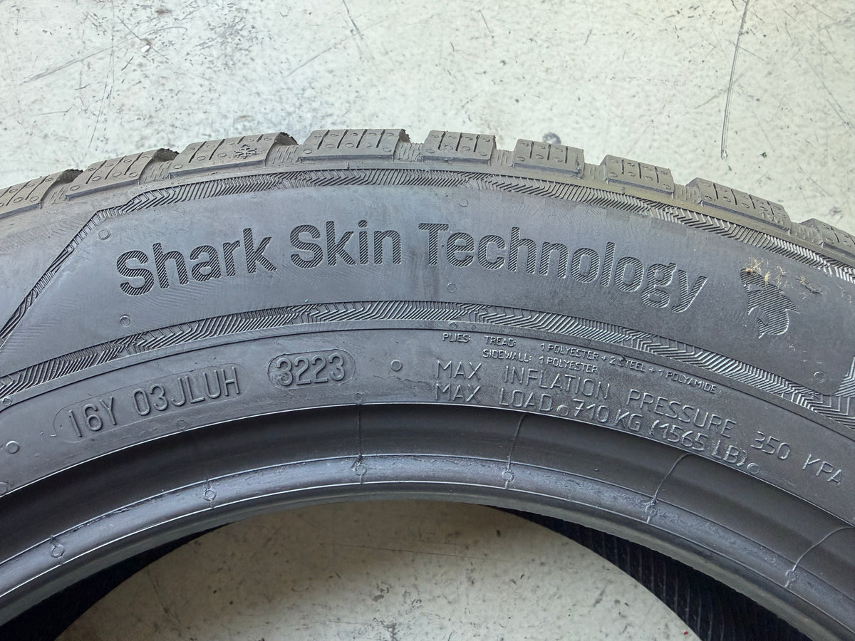 Usato: 4 Pneumatici Uniroyal WinterExpert 215/60R17 96H Invernali 99% Residui