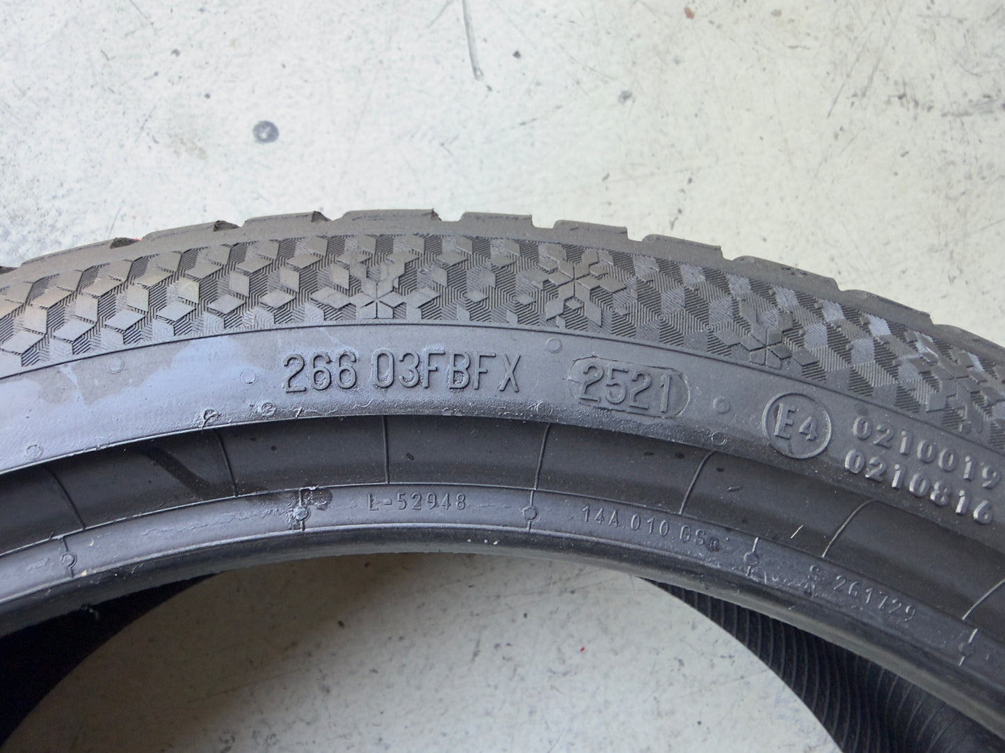 Usato: 2 Pneumatici Continental WinterContact TS 850 P 225/40R18 92V XL Invernali 85% Residui