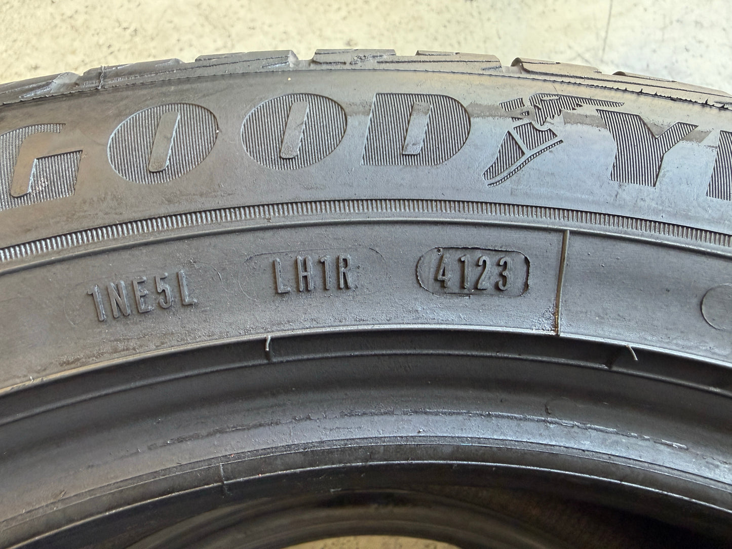 Usato: 2 Pneumatici Goodyear UltraGrip Performance+ SUV 225/55R18 102V XL Invernali 95% Residui