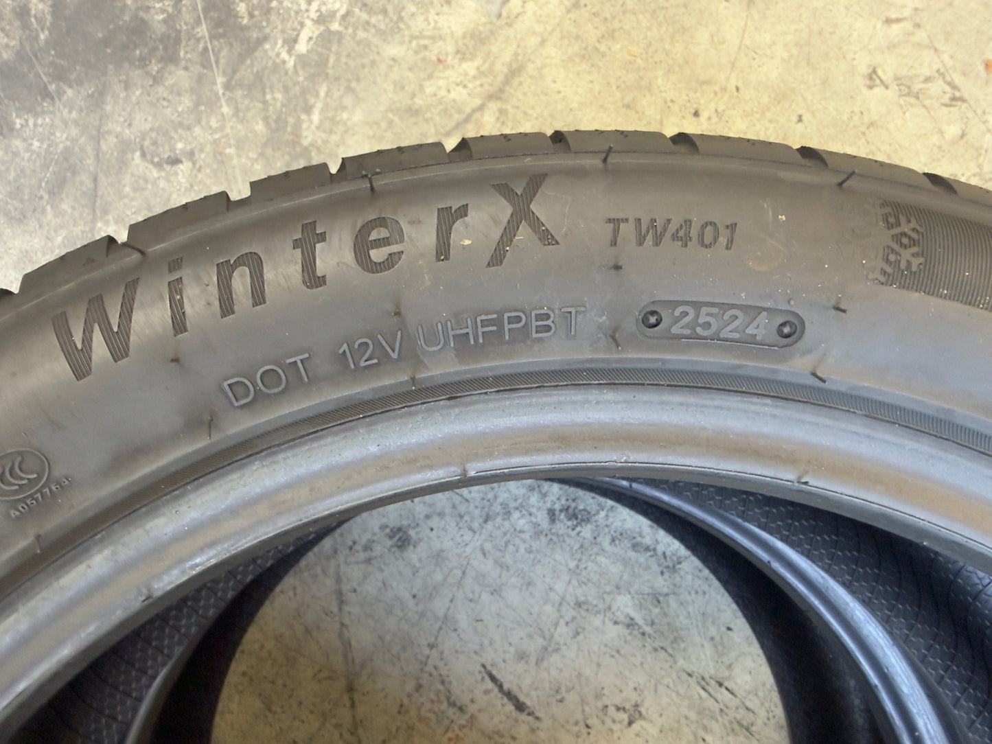 Usato: 2 Pneumatici Triangle WinterX TW401 215/50R17 95V XL Invernali 80% Residui