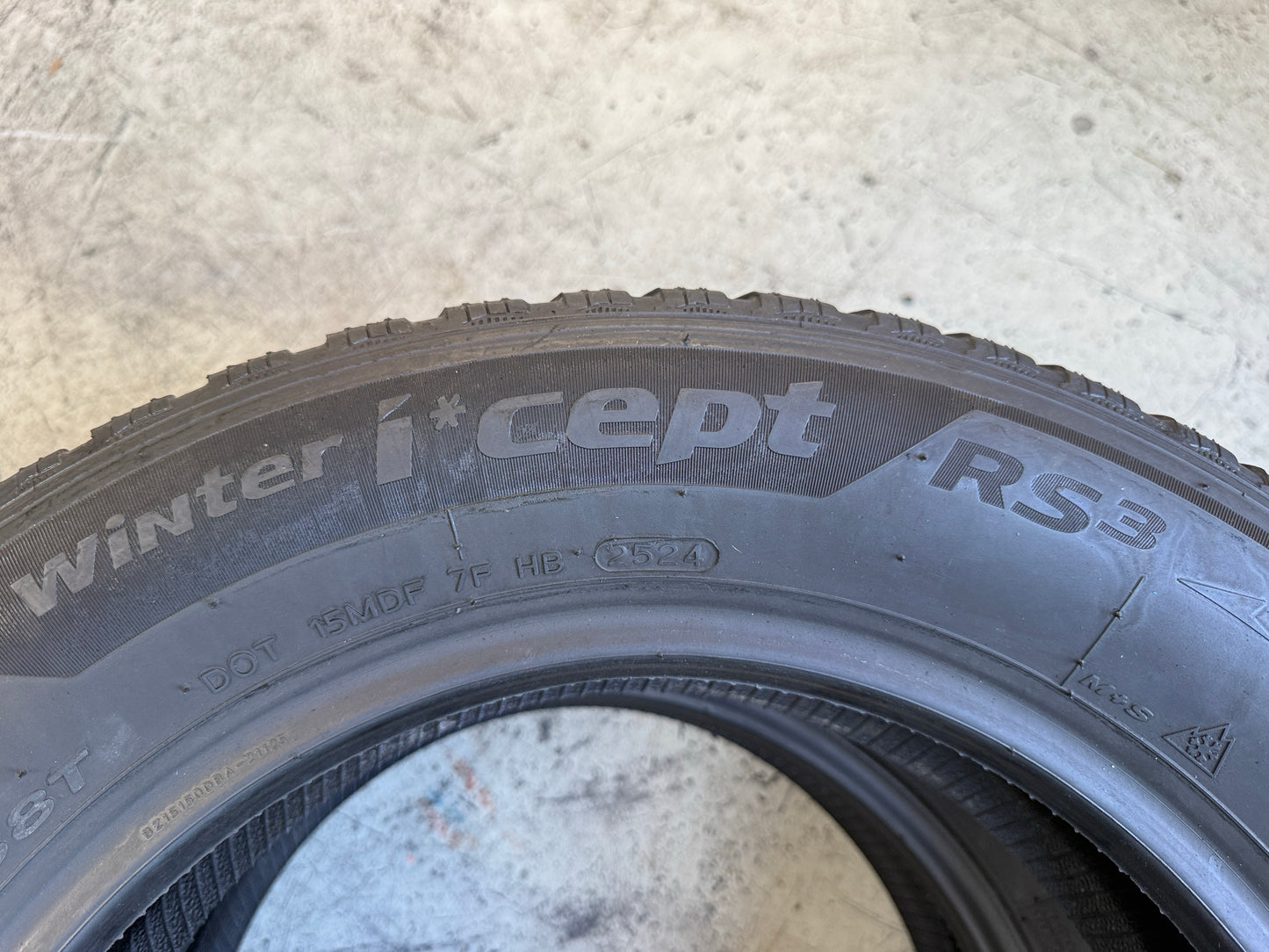 Usato: 2 Pneumatici Hankook Winter i*cept RS3 W462 185/65R15 88T Invernali 80% Residui