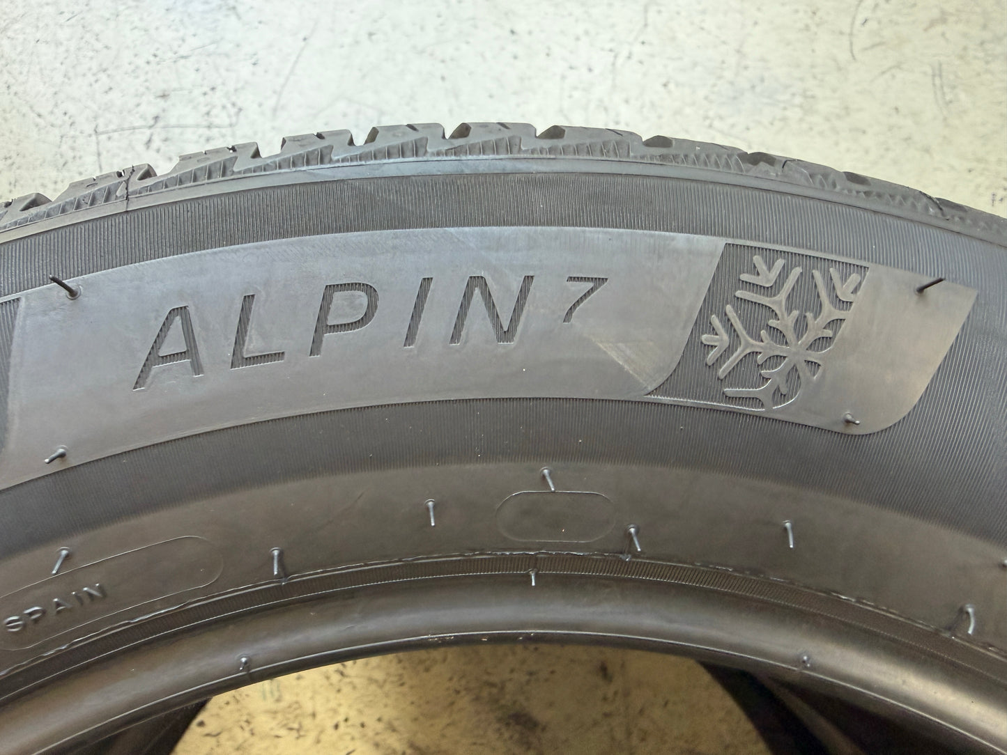 Usato: 2 Pneumatici Michelin Alpin 7 215/60R17 96H Invernali 90% Residui