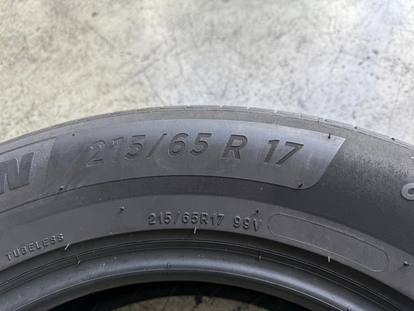Usato: 2 Gomme 215/65R17 99V Michelin Estive 95% residui