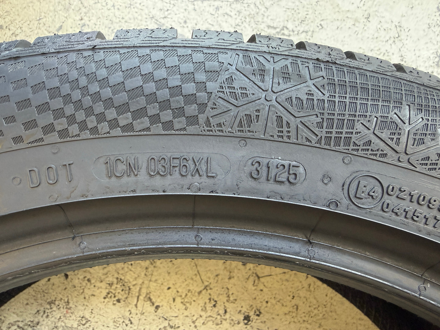 Usato: 4 Pneumatici Continental WinterContact TS 860 S 225/50R19 100V XL AO Invernali 99% Residui