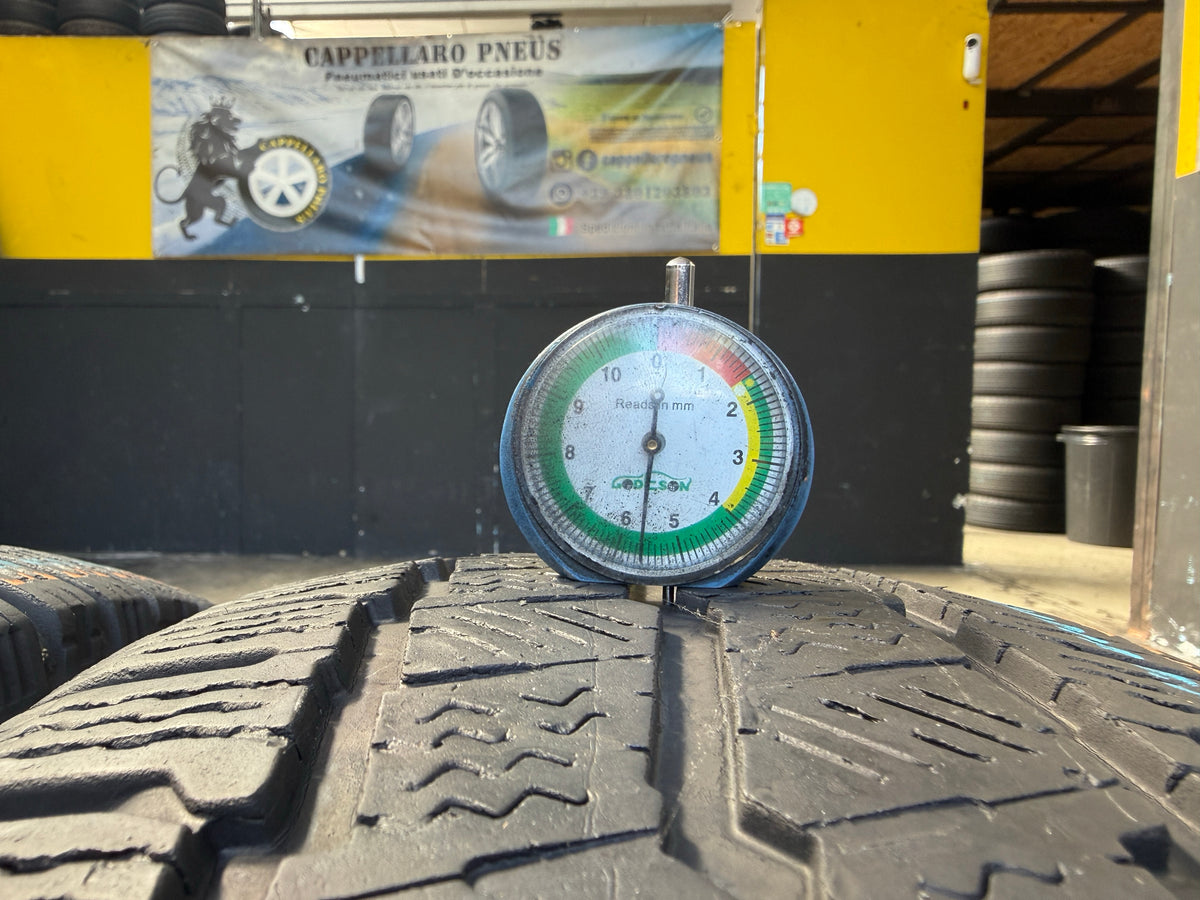 Usato: 4 Pneumatici Michelin Agilis Alpin 235/65R16C 115/113R 8PR Invernali 65% Residui