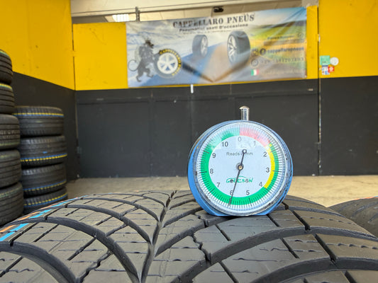 Usato: 4 Gomme 235/55R18 100V Goodyear 4 Stagioni 80% residui