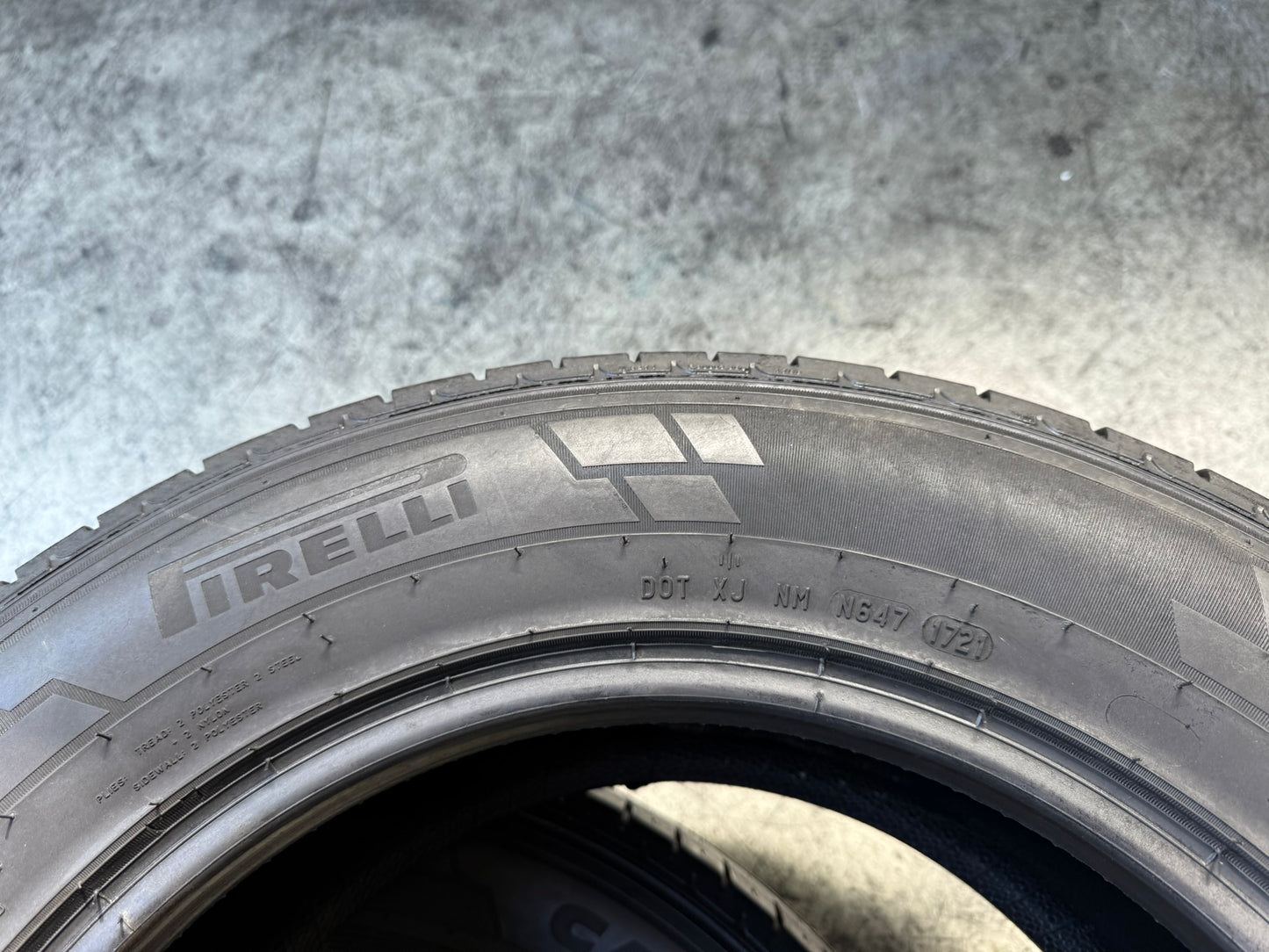 Usato: 2 Gomme 215/65R16 C 109/107T Pirelli Estive 80% residui