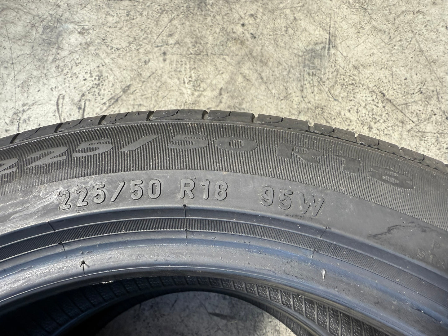 Usato: 2 Gomme 225/50R18 95W Pirelli Estive Runflat * RSC 95% residui
