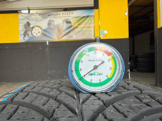 Usato: 2 Pneumatici Goodyear Vector 4Seasons Cargo 225/55R17C 109/107H 4 Stagioni 90% residui