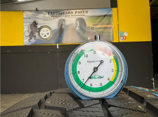 Usato: 2 Gomme 195/60R16 89H Continental invernali 90% residui