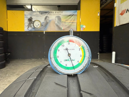 Usato: 2 Gomme 235/55R18 100V Hankook Estive 80% residui