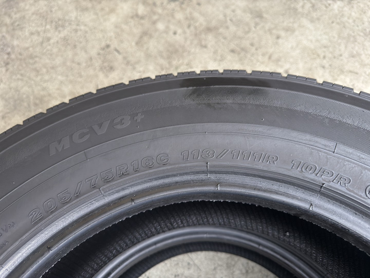 Usato: 2 Gomme 205/75R16C 113/111R Maxxis Estivi 80% residui