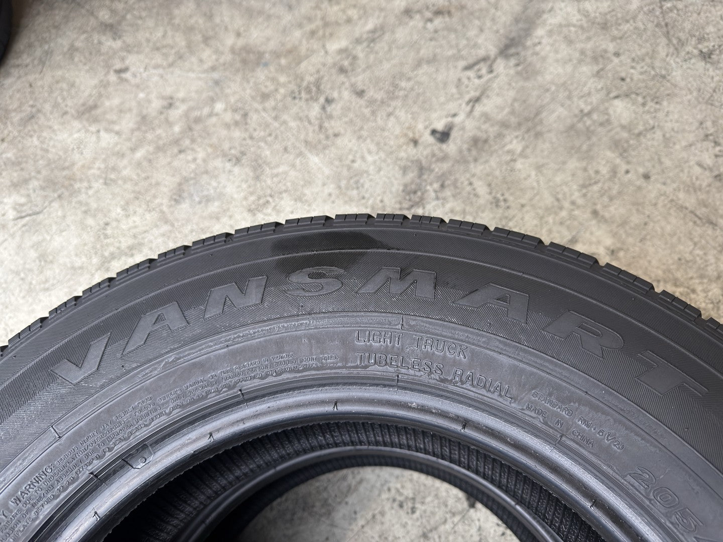 Usato: 2 Gomme 205/75R16C 113/111R Maxxis Estivi 80% residui