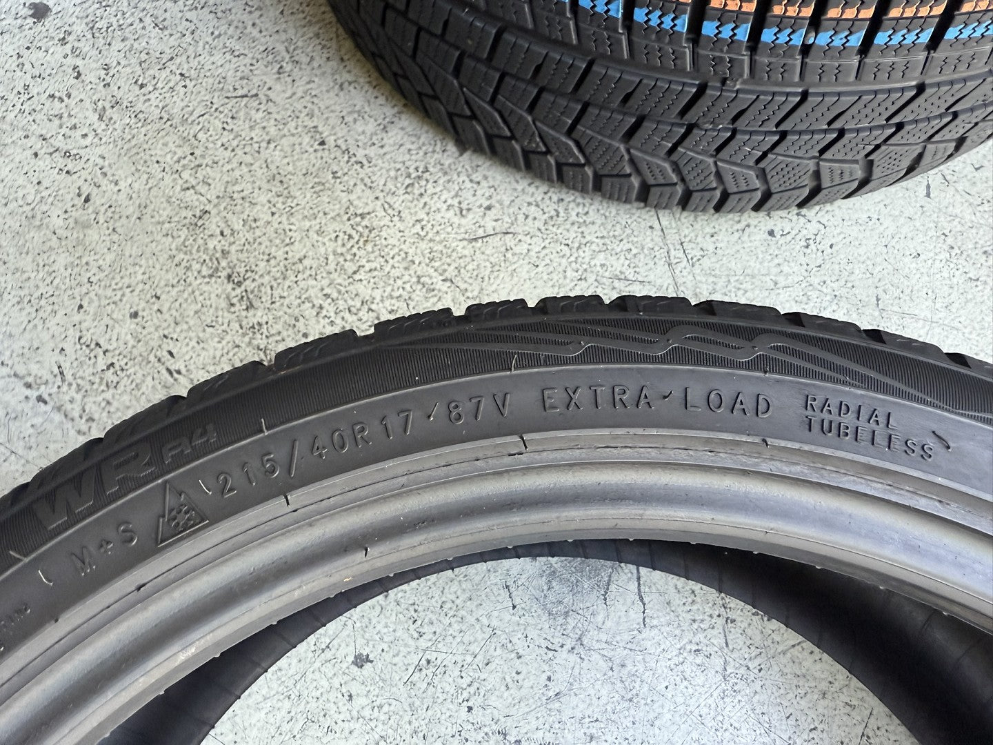 Usato: 2 Gomme 215/40R17 Hankook invernali 80% residui