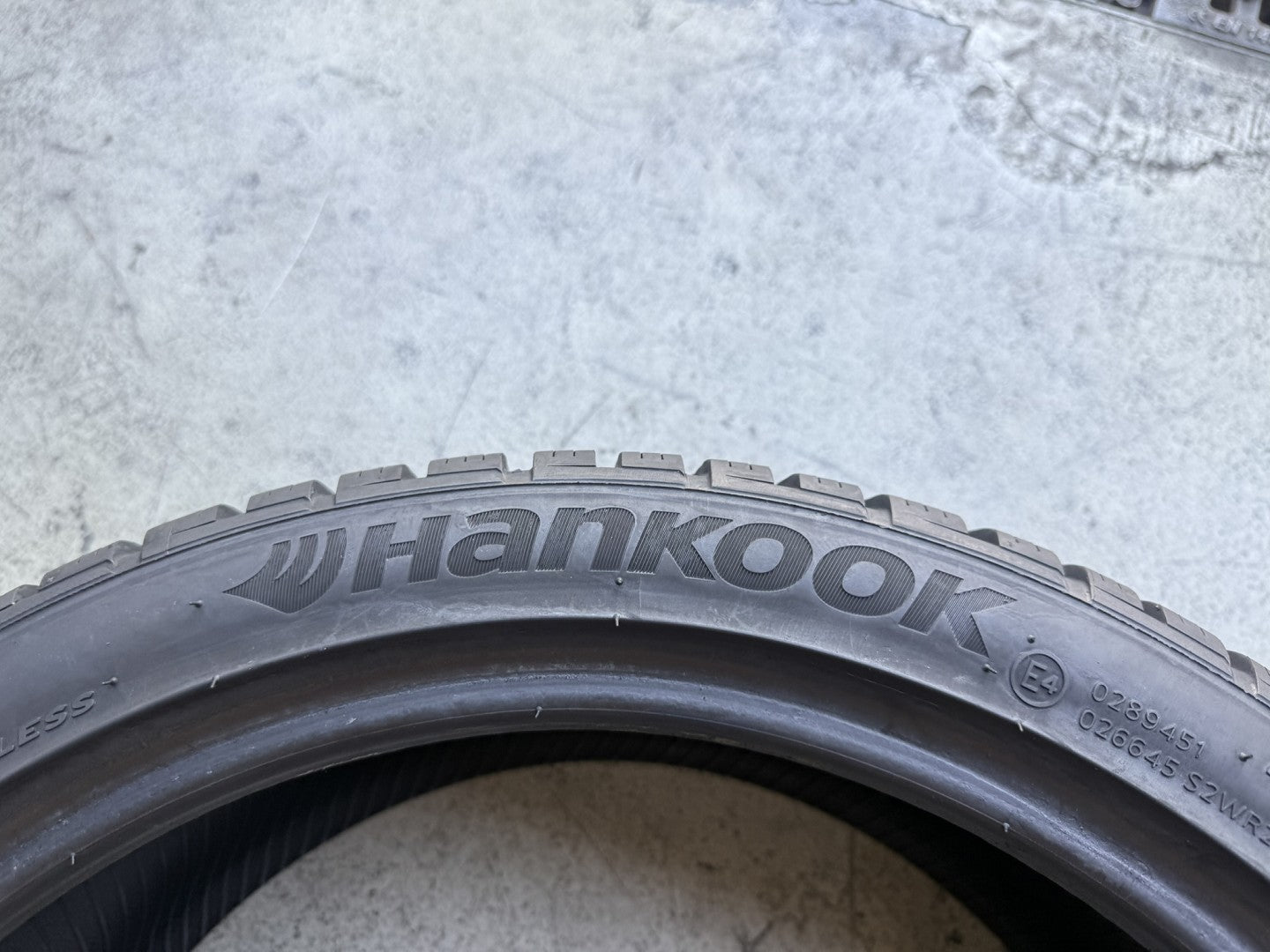 Usato: 2 Gomme 215/40R17 Hankook invernali 80% residui
