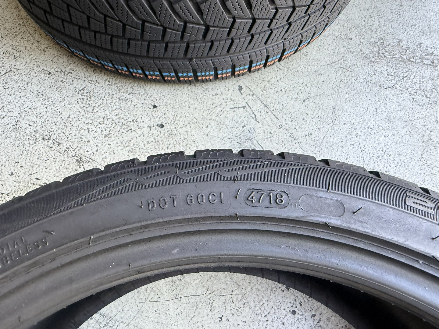 Usato: 2 Gomme 215/40R17 Nokian invernali 80% residui
