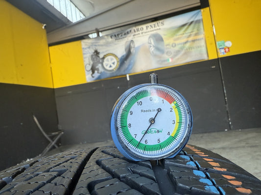 Usato: 2 Gomme 225/40R18 92V XL Goodyear Invernali 90% residui