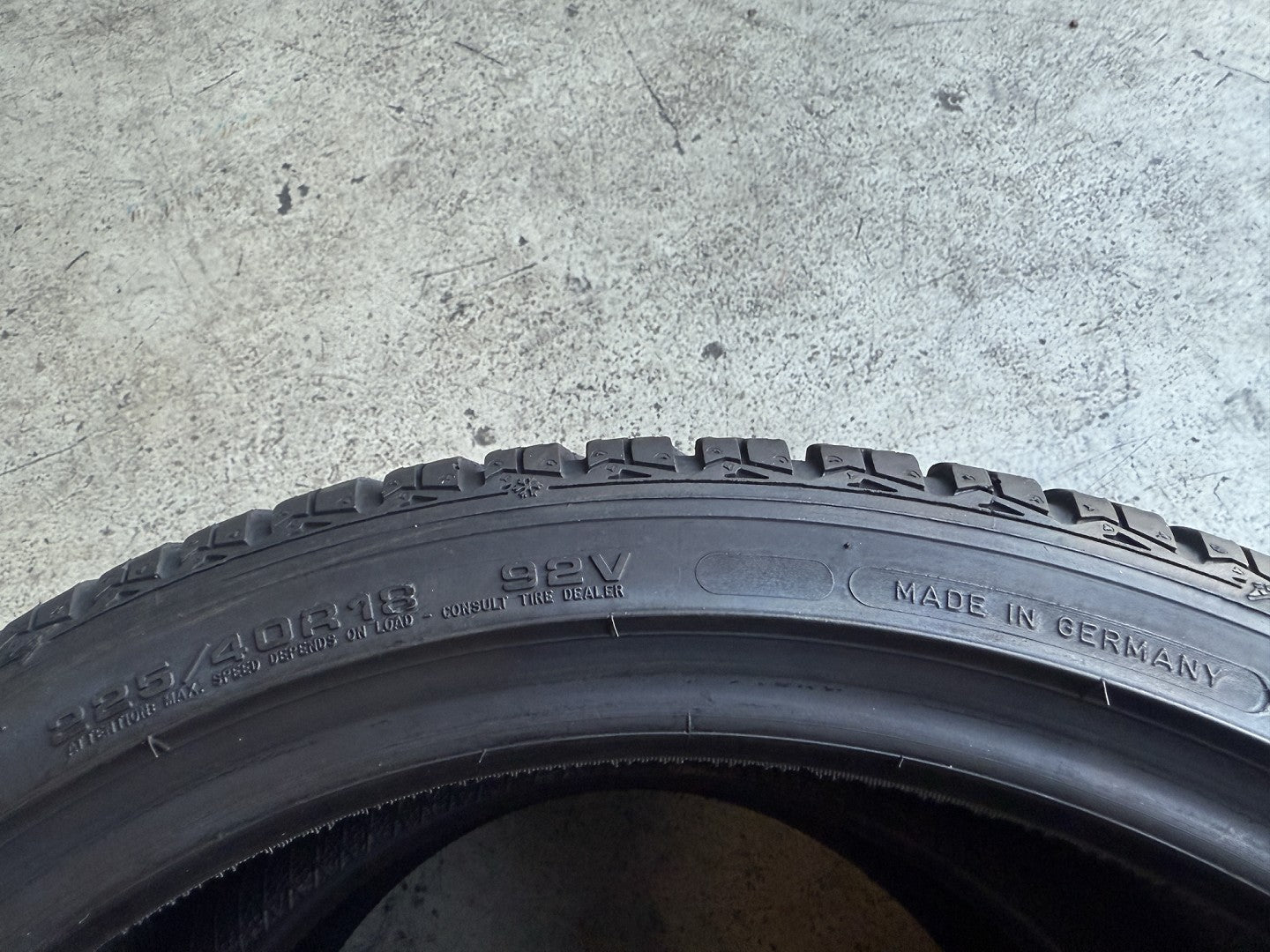 Usato: 2 Gomme 225/40R18 92V XL Goodyear Invernali 90% residui
