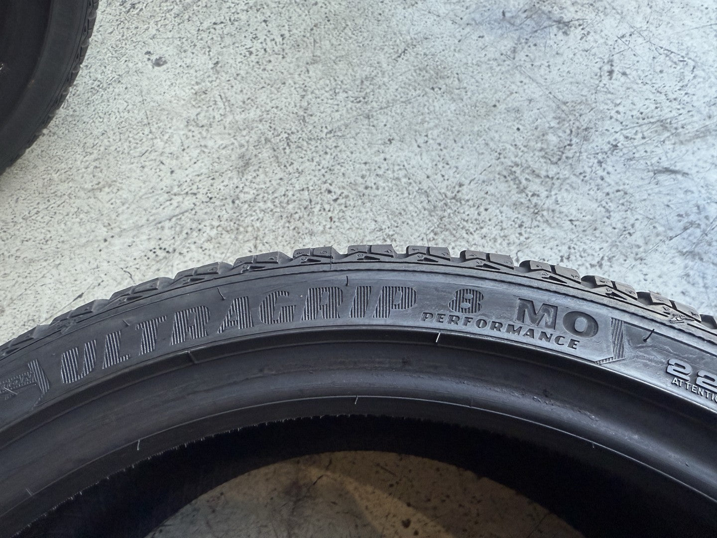 Usato: 2 Gomme 225/40R18 92V XL Goodyear Invernali 90% residui