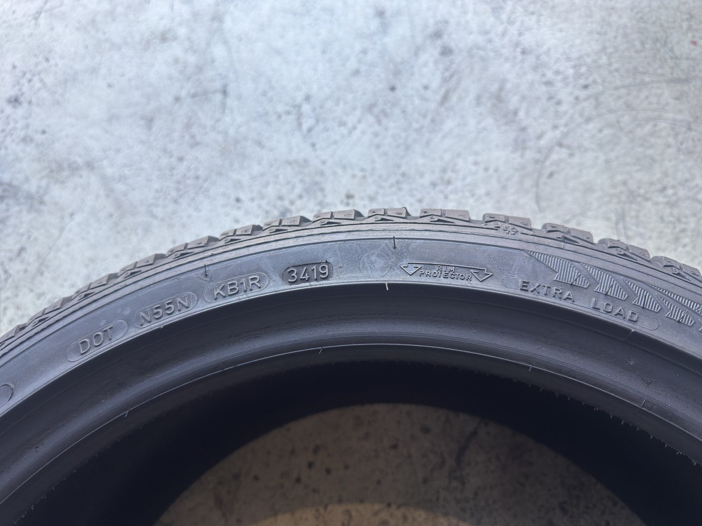 Usato: 2 Gomme 225/40R18 92V XL Goodyear Invernali 90% residui