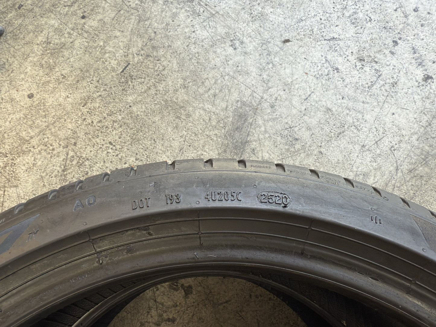 Usato: 2 Gomme 225/40R18 92Y XL Pirelli Estiva 80% residui