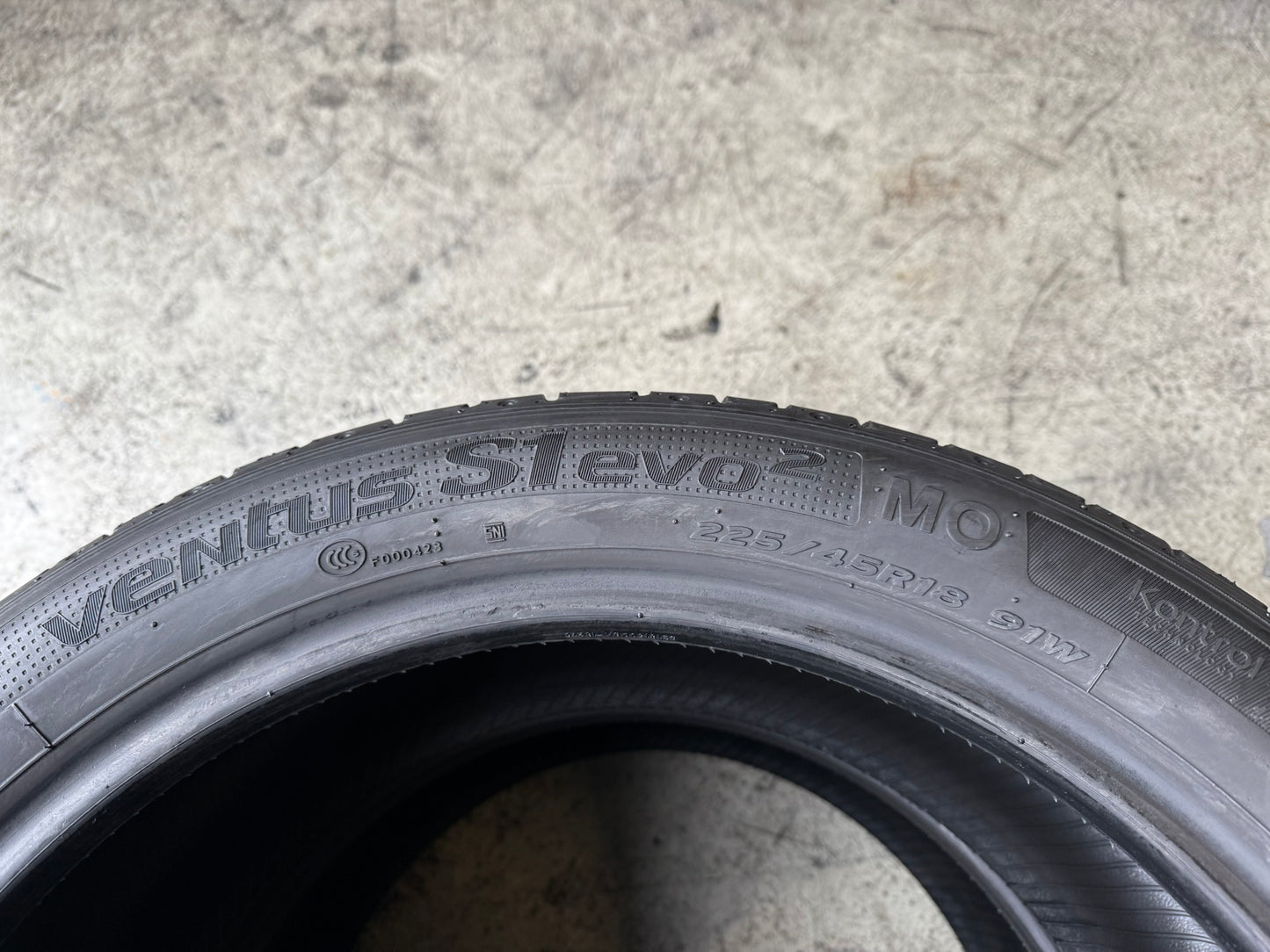Usato: 2 Gomme 225/45R18 91W Hankook Pneumatici estive 80% residui