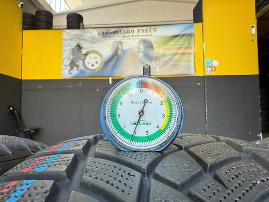 Usato: 4 Gomme 235/45R20 100W Goodyear Invernali 85-90% residui