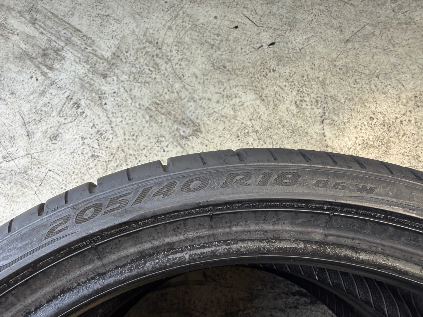 Usato: 2 Pneumatici Pirelli P Zero PZ4 205/40R18 86W XL Estivi 85% residui Runflat