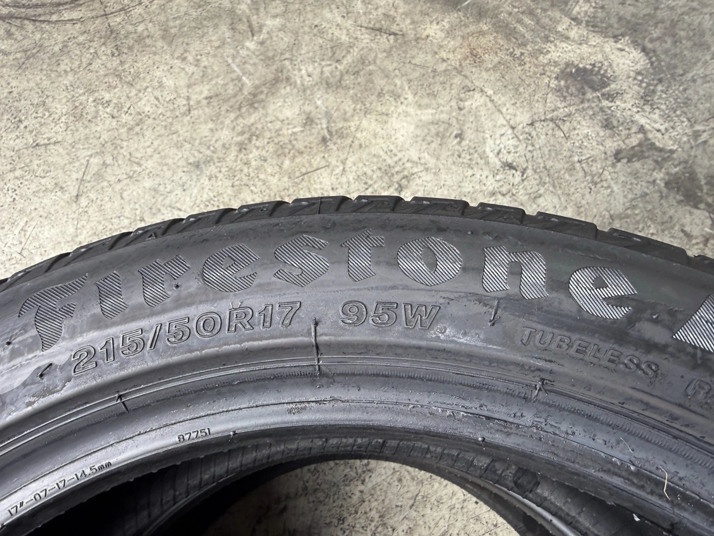 Usato: 2 Pneumatici Firestone Roadhawk 2 ENLITEN 215/50R17 95W XL Estive 90% Residui