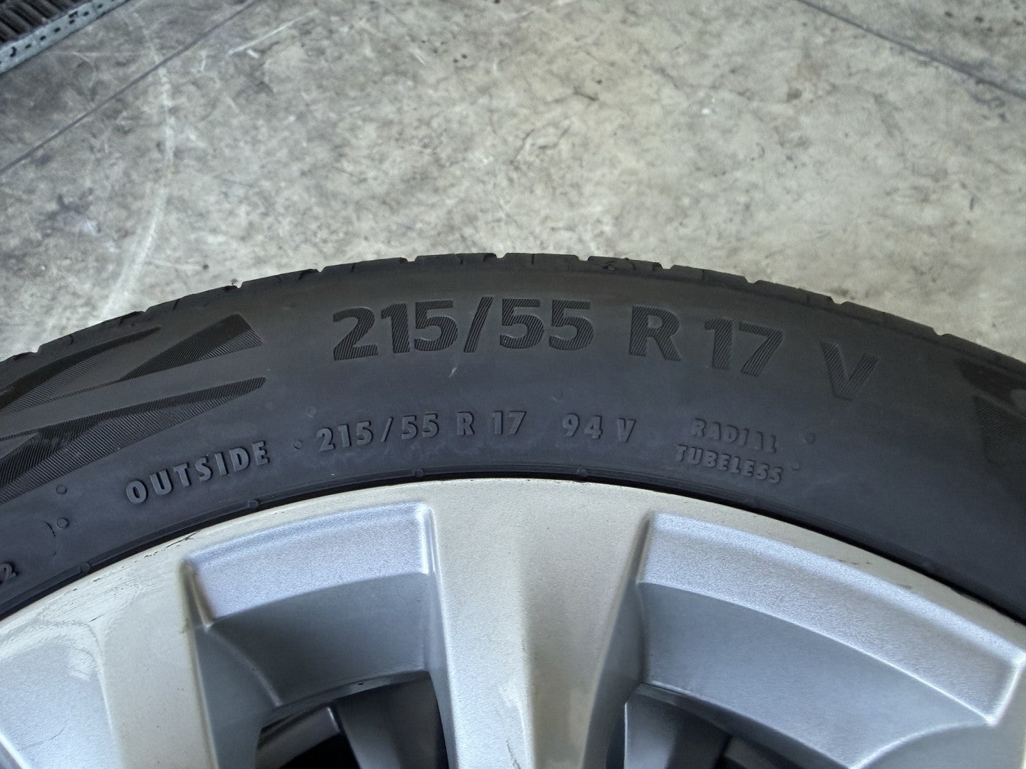 CERCHI ORIGINALI Renault 17" COME NUOVI + Gomme Continental 215/55R17