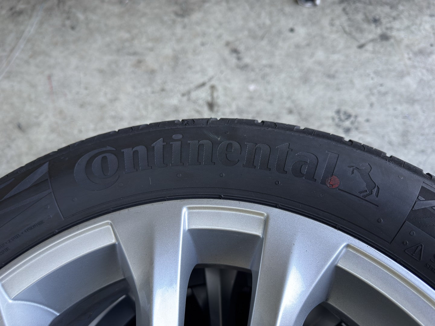 CERCHI ORIGINALI Renault 17" COME NUOVI + Gomme Continental 215/55R17