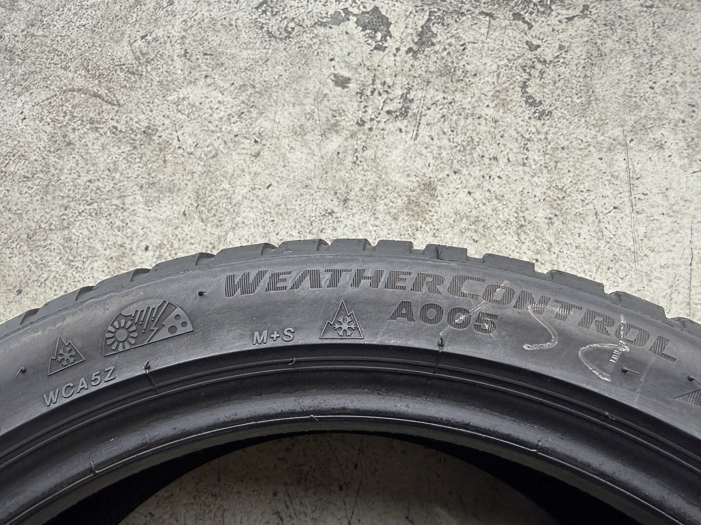 Usato: 4 Gomme 205/45R17 88V Bridgestone 4 Stagioni 85% residui