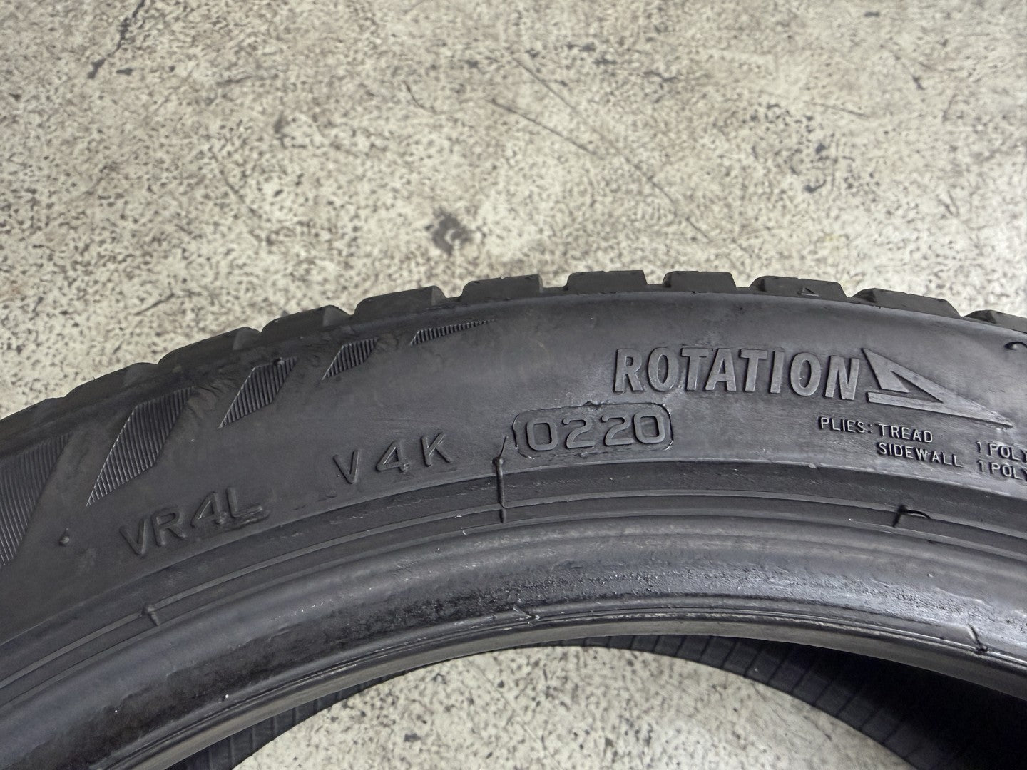 Usato: 4 Gomme 205/45R17 88V Bridgestone 4 Stagioni 85% residui