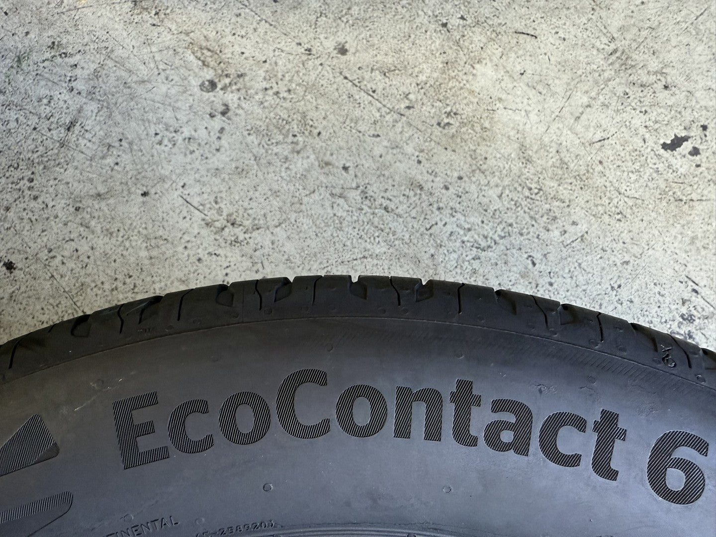 Usato: 4 Pneumatici Continental ContiEcoContact 6 235/55R18 100V Estive 80% Residui