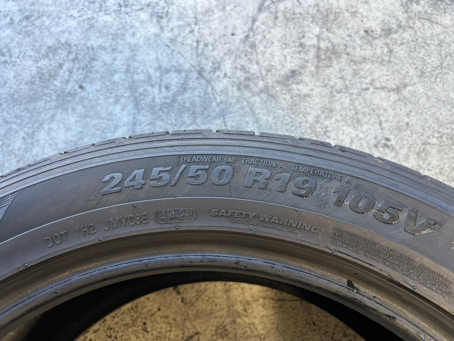 Usato: 4 Gomme 245/50R19 105V XL Kumho Pneumatici estive 95% residui