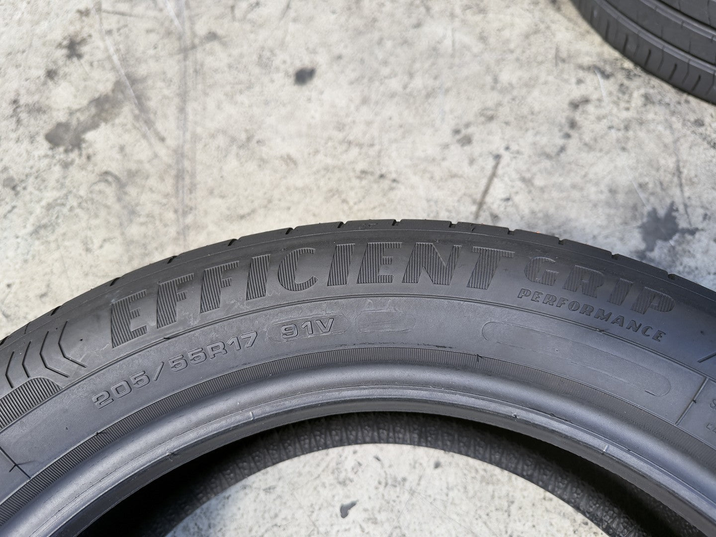 Usato: 4 Pneumatici Goodyear EfficientGrip Performance 2 205/55R17 95V Estivi 90/85% residui