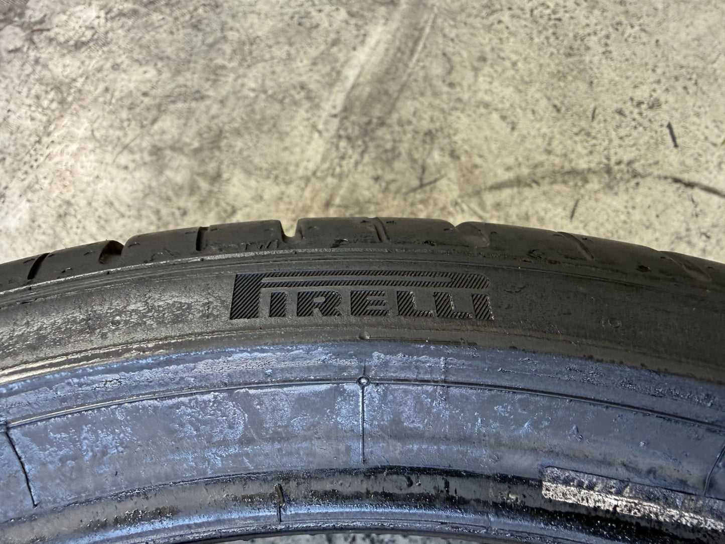 Usato: 2 Pneumatici Pirelli P Zero PZ4 205/40R18 86W XL Estivi 85% residui Runflat