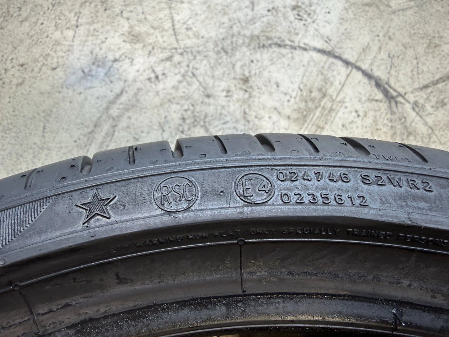 Usato: 2 Pneumatici Pirelli P Zero PZ4 205/40R18 86W XL Estivi 85% residui Runflat