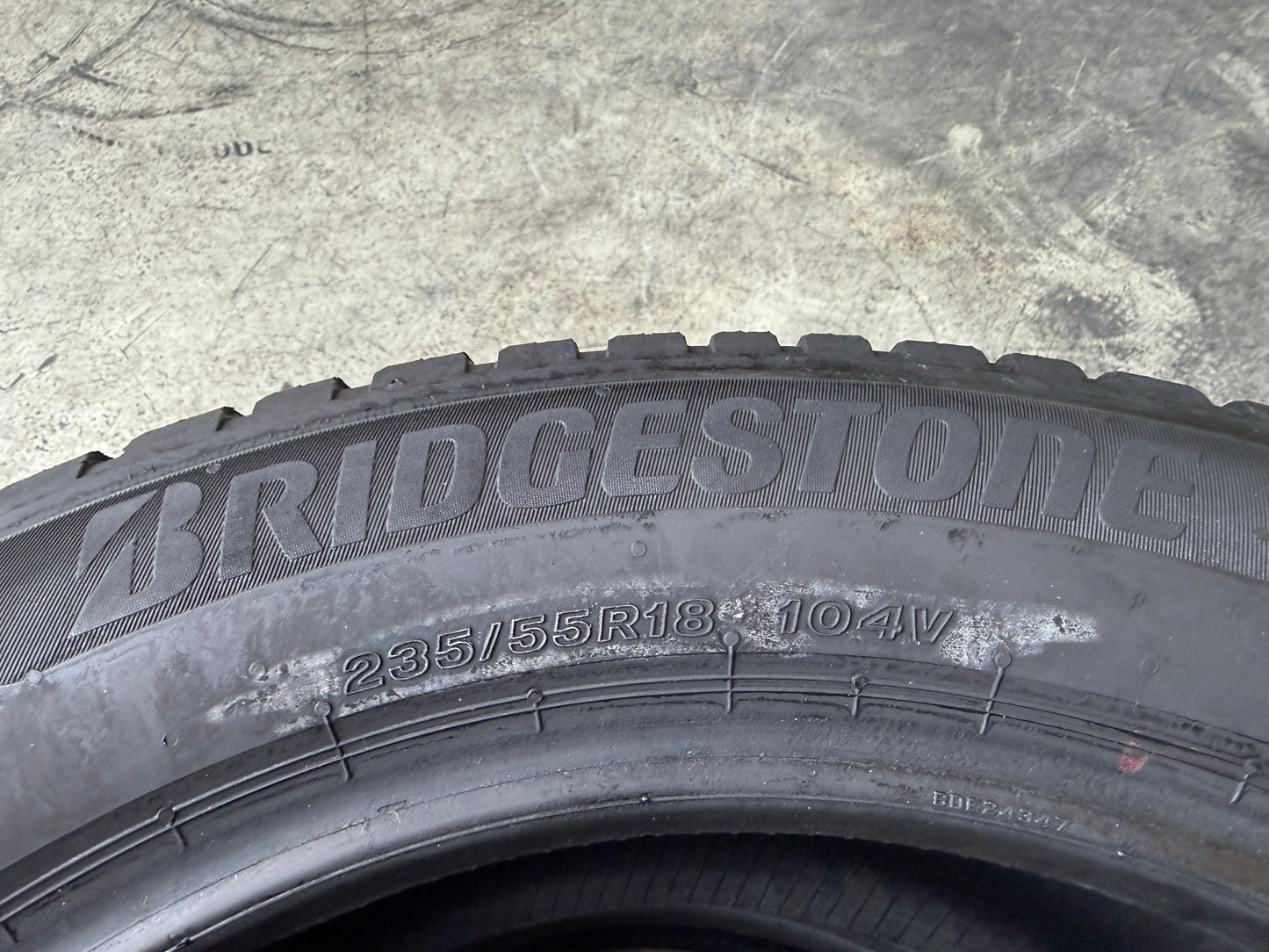 Usato: 2 Pneumatici Bridgestone All Season 6 235/55R18 104V XL 4 Stagioni 85% residui