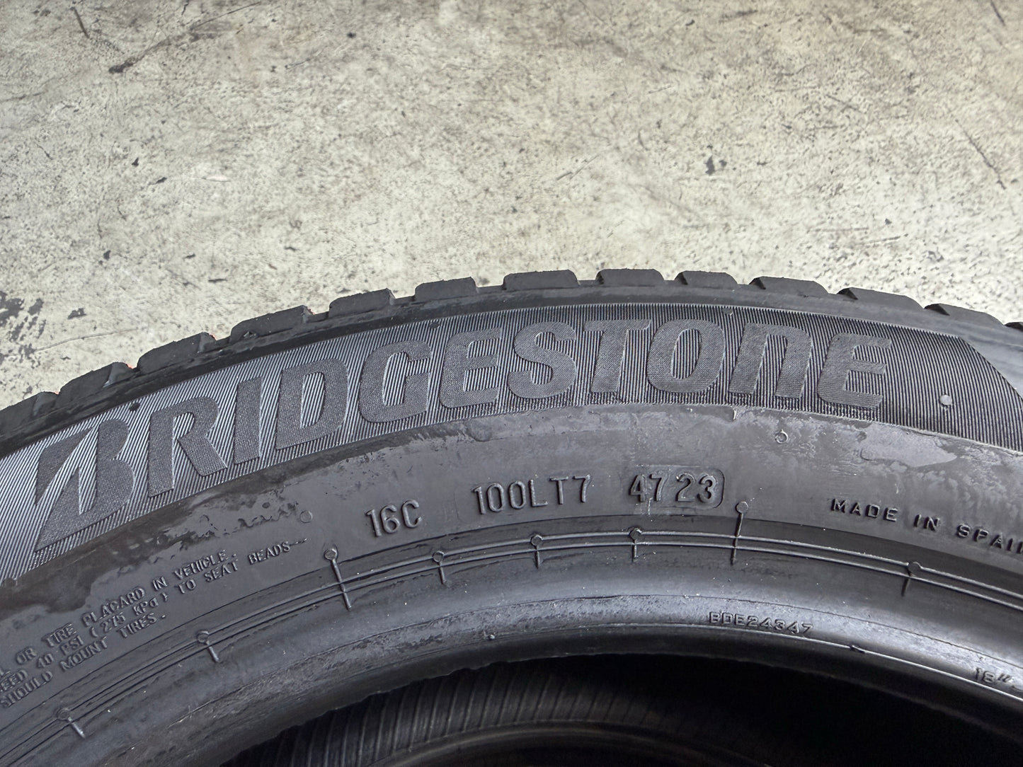 Usato: 2 Pneumatici Bridgestone All Season 6 235/55R18 104V XL 4 Stagioni 85% residui