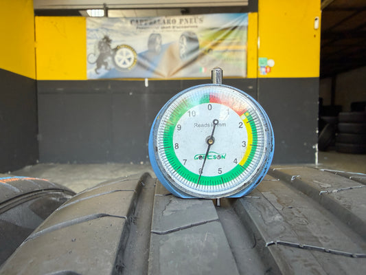 Usato: 2 Pneumatici Pirelli P ZERO PZ4 235/35R19 91Y XL Estivi 90% residui