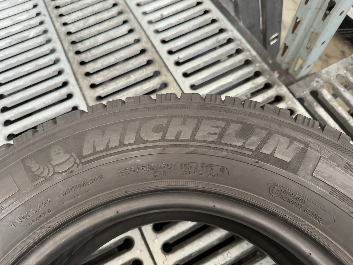 Usato: 4 Pneumatici Michelin Agilis Alpin 235/65R16C 115/113R 8PR Invernali 65% Residui