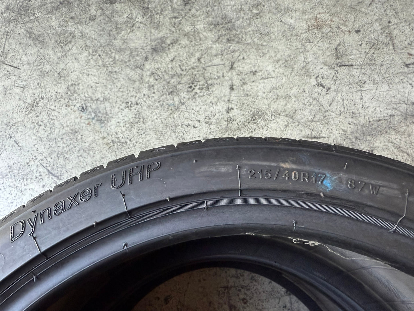 Usato: 2 Gomme 215/40R17 87W XL Kleber Estive 85% residui